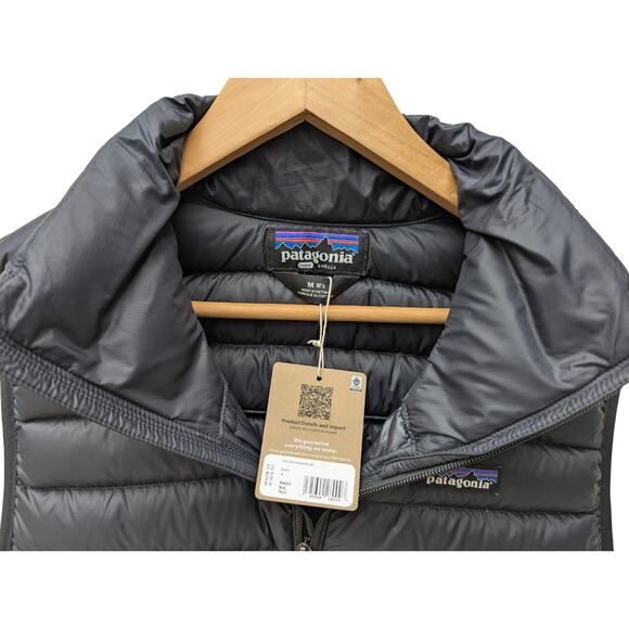 NWT Patagonia Men's Black Down Sweater Vest [Medium] - Picture 6 of 11